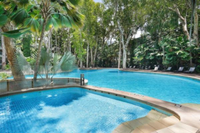 Amaroo - Luxury Apartment overlooking the Coral Sea